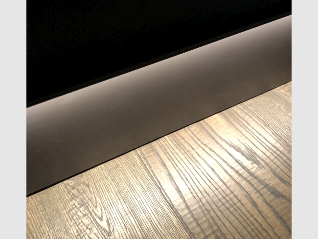Black extrusion & diffuser 8W no dots